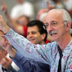 Woodie Flowers at a FIRST robotics competition