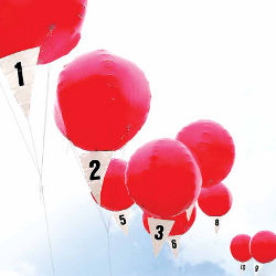 10 numbered red balloons