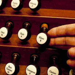 organ stops with hand